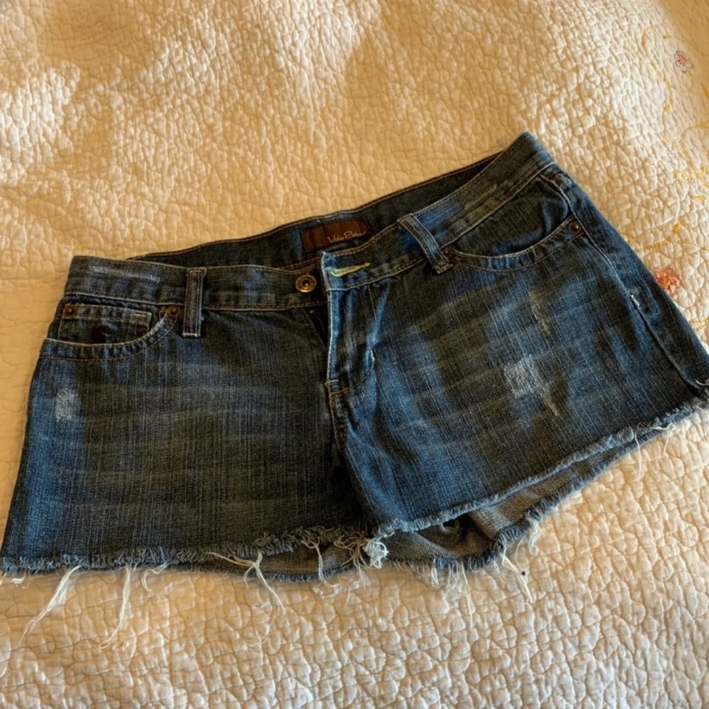 Urban behavior shorts